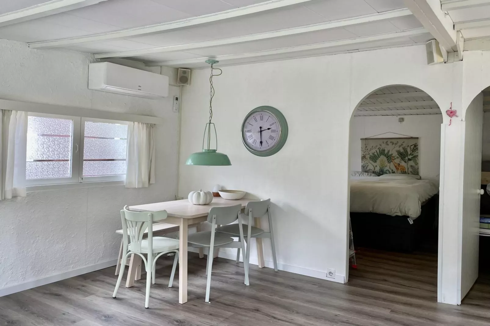Campanula 173-Dining room