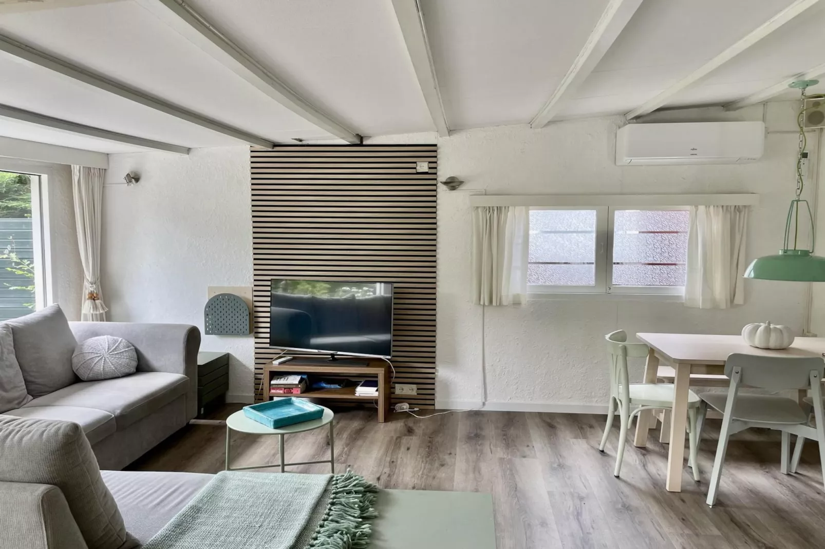 Campanula 173-Living room