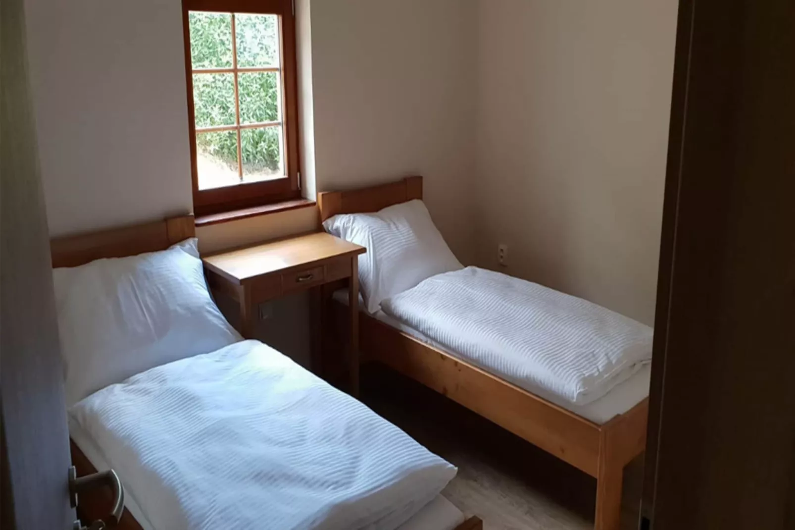 Zacler KZA280-Ve-Bedroom