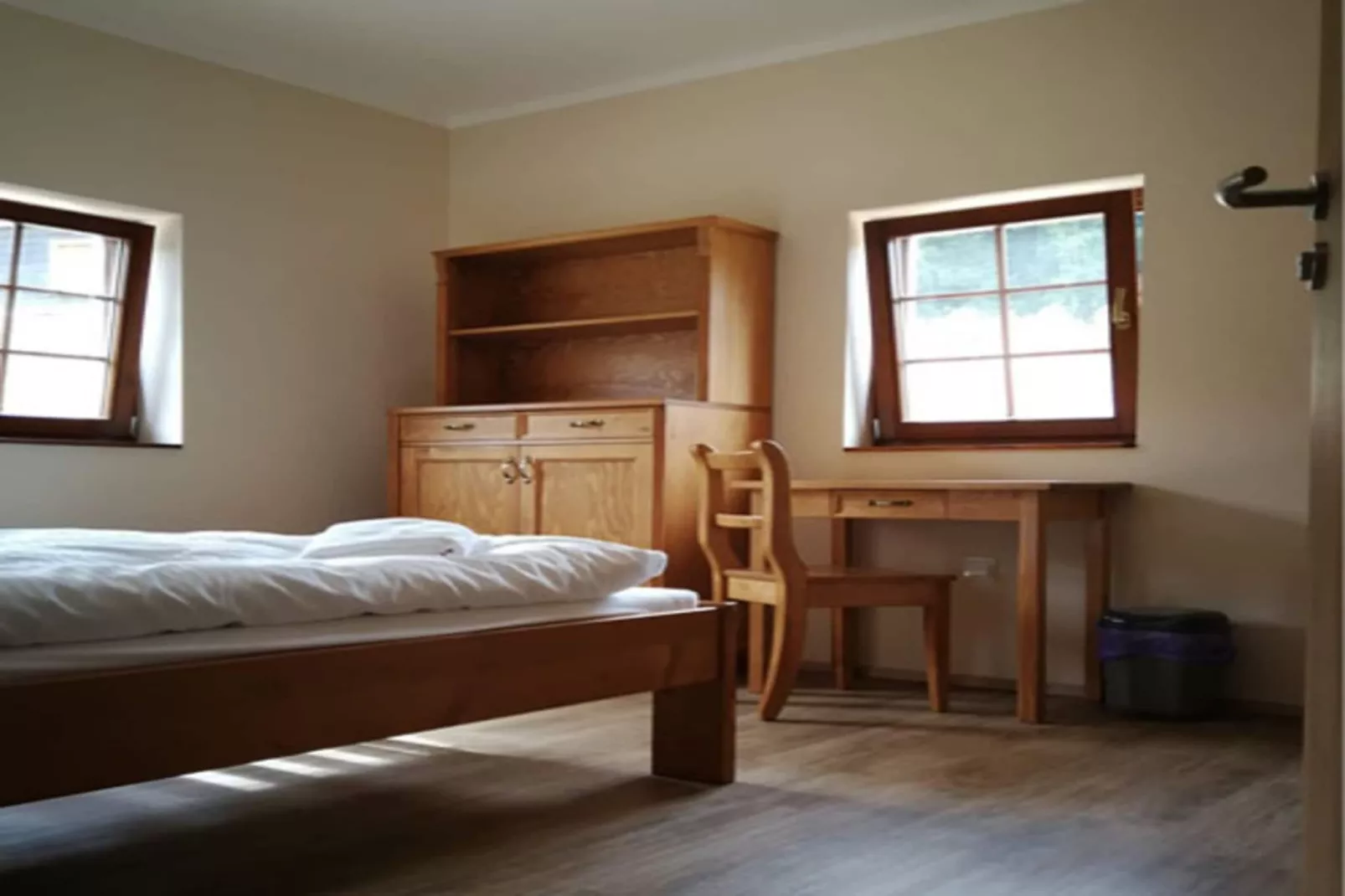 Zacler KZA280-Ve-Bedroom
