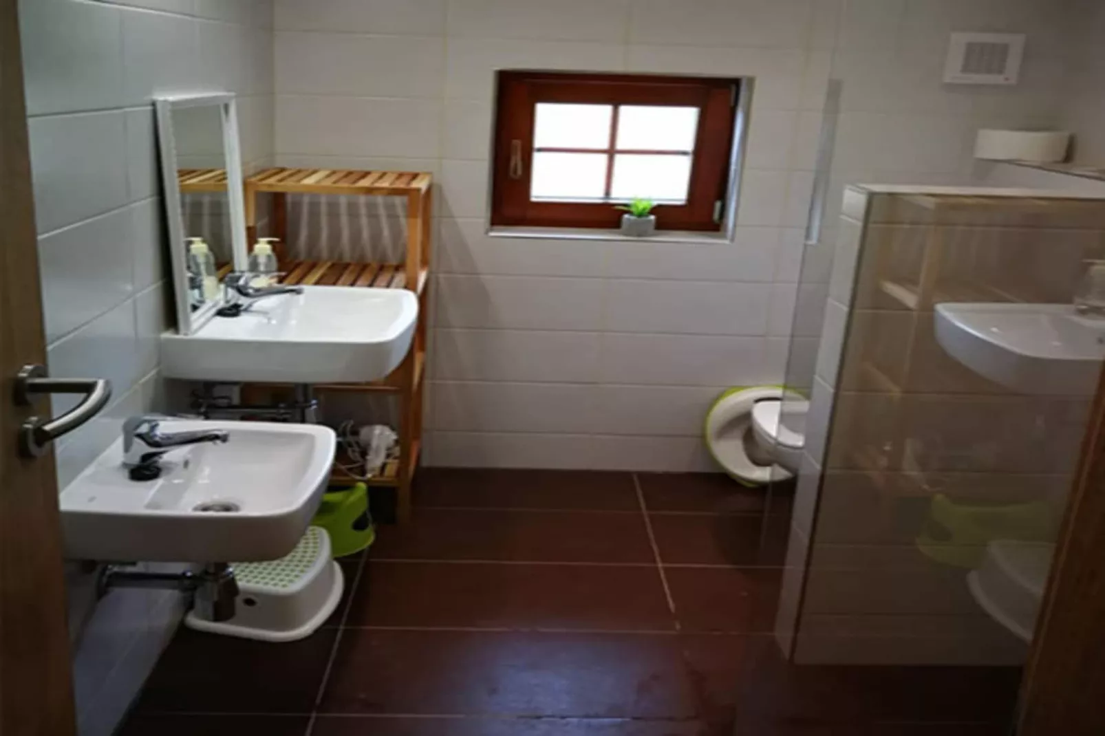 Zacler KZA280-Ve-Bathroom