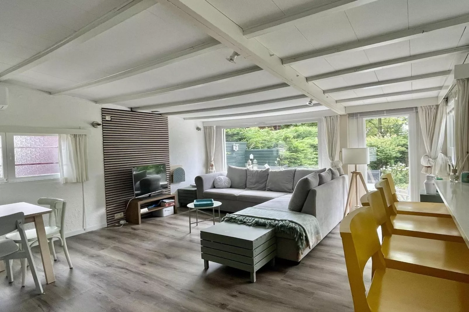 Campanula 173-Living room