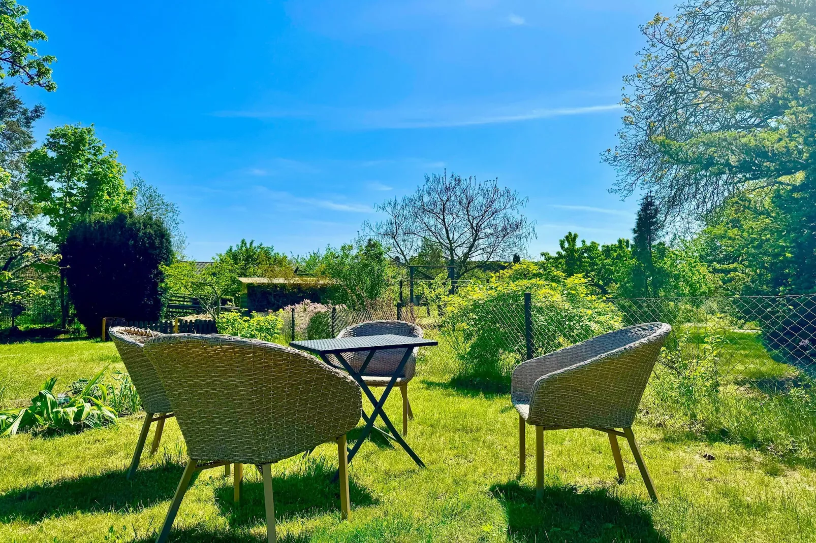 Ferienhaus Havelzeit - 3 Personen-Gärten Sommer