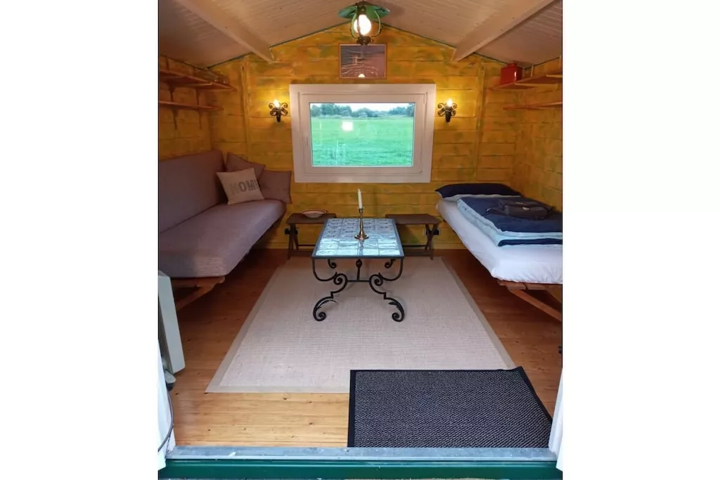 242258-Bedroom