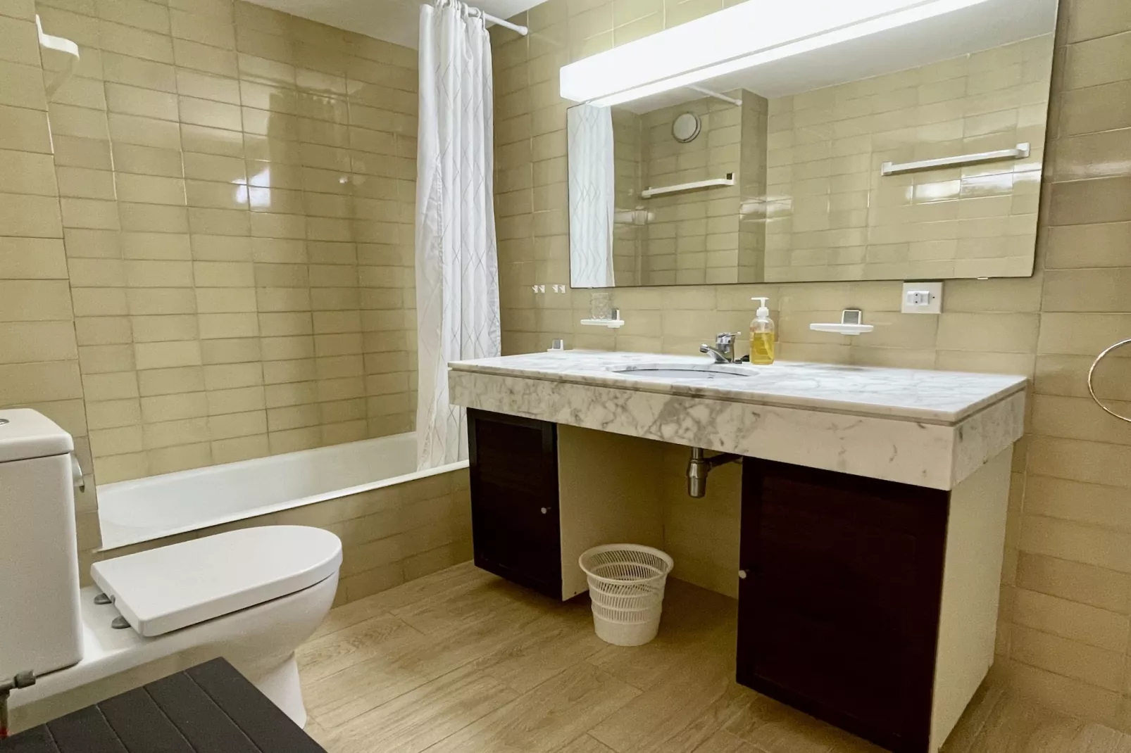 PUIG PADRO 14 1-1-Badezimmer