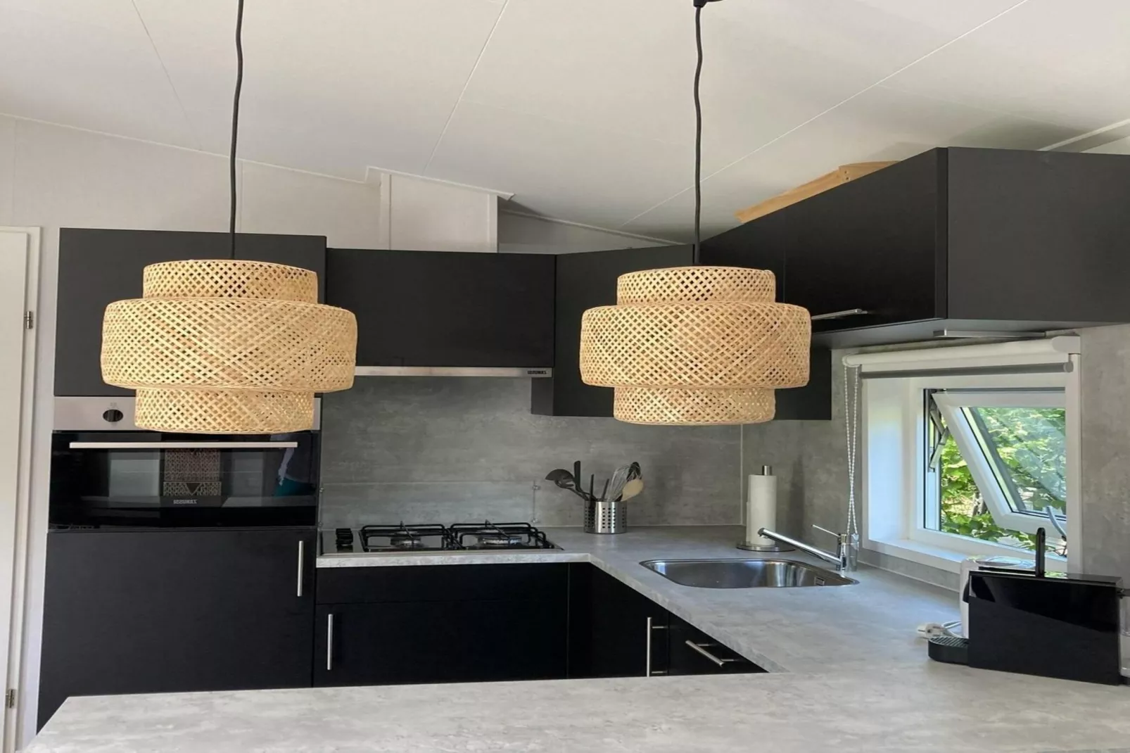 Campanula 225-Dining room