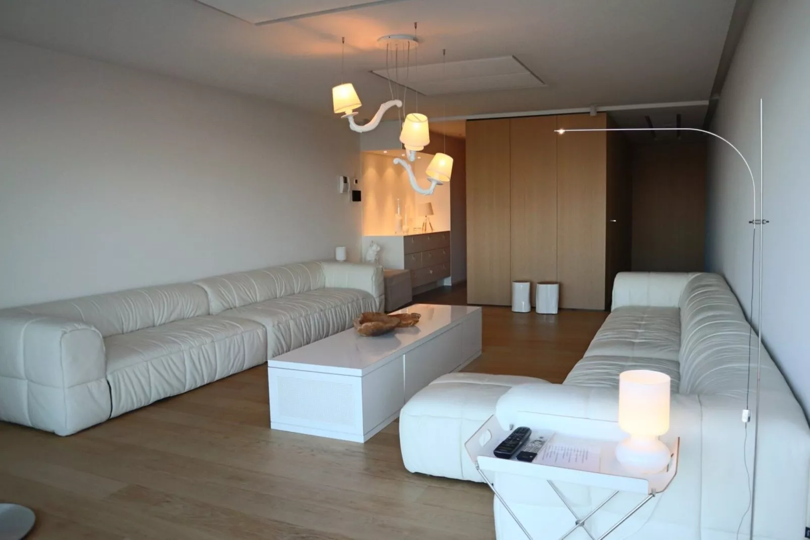 SCORPIO BI 201-Living room