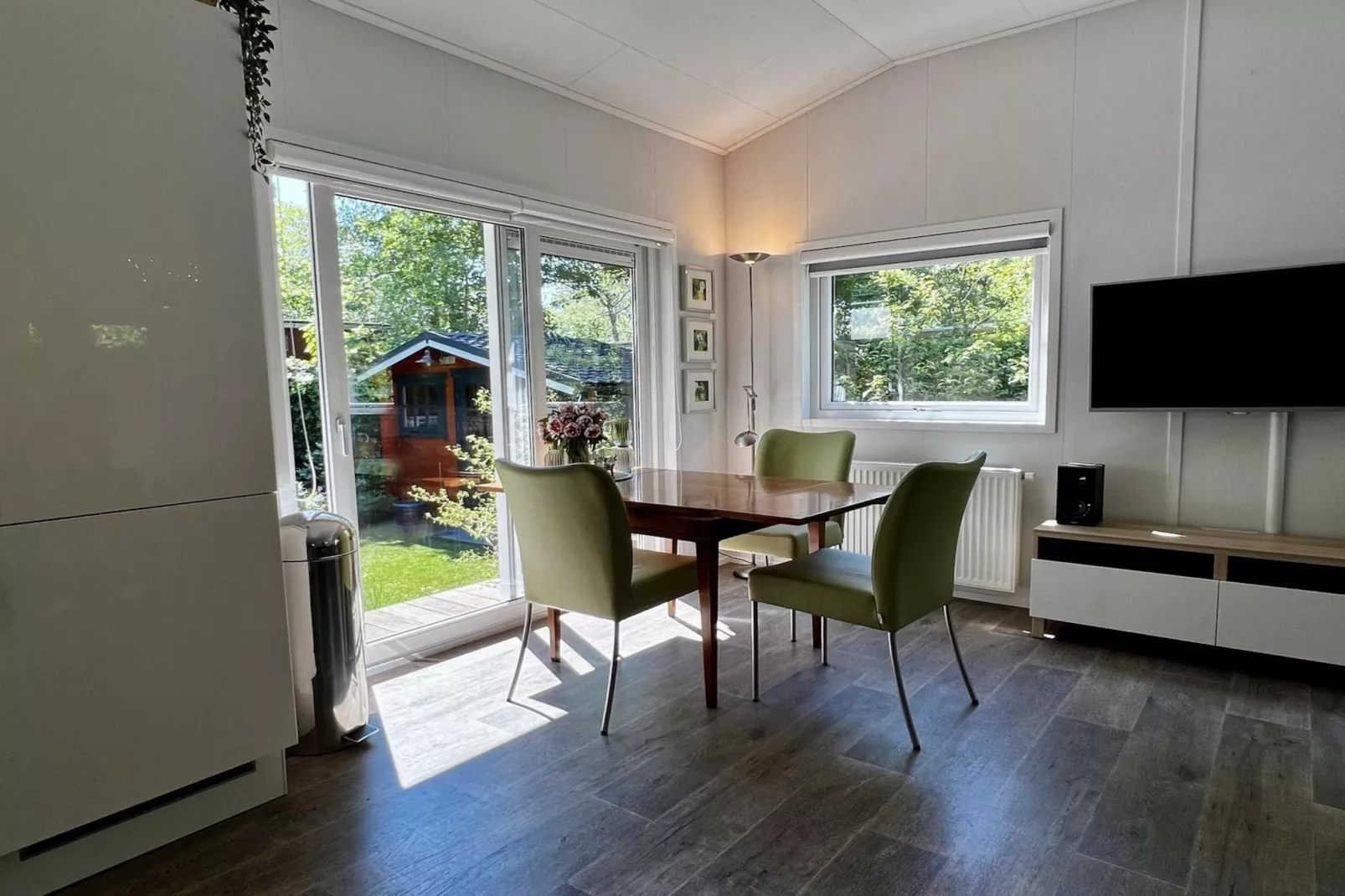 Campanula 132-Dining room