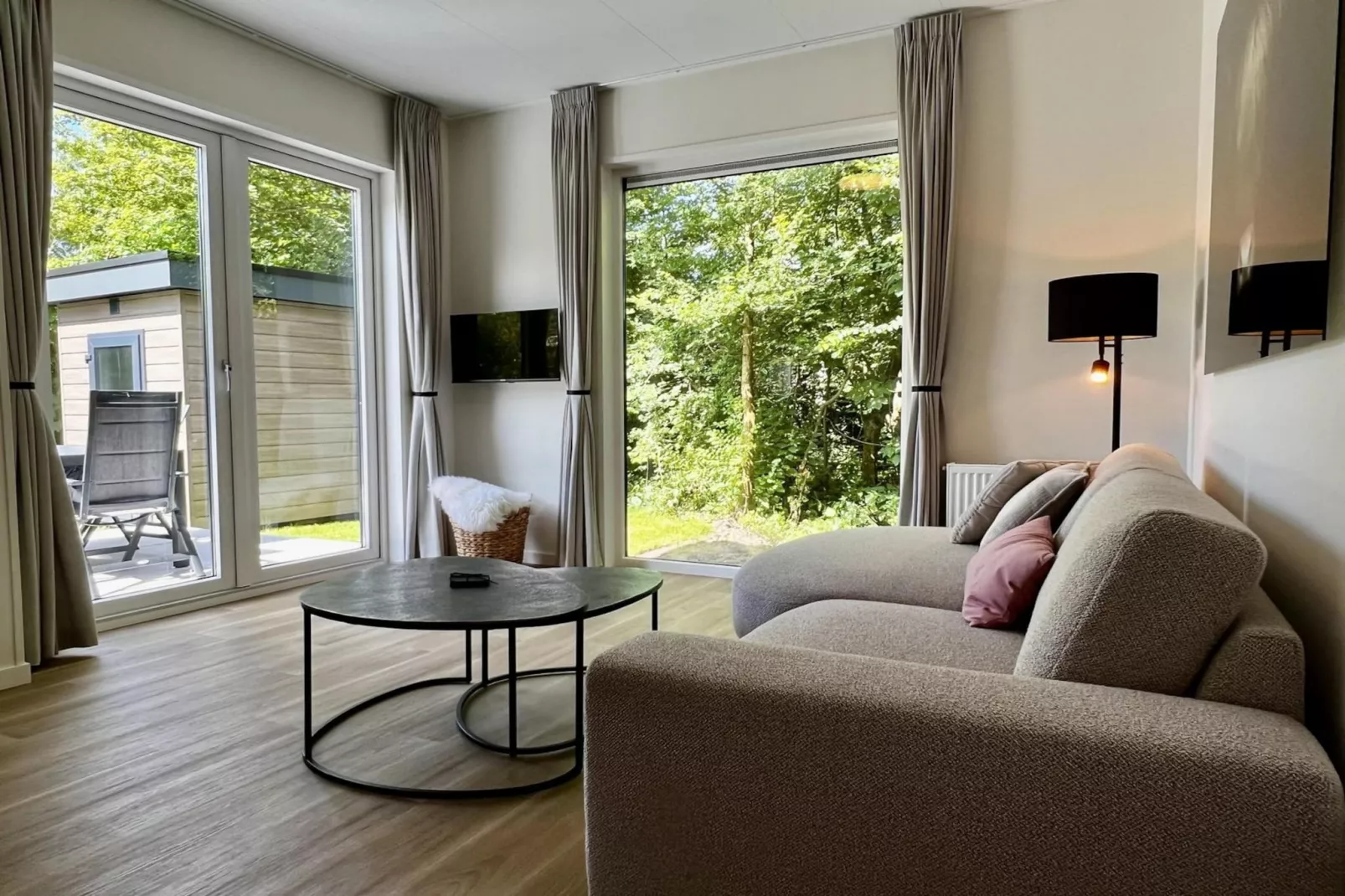 Campanula 105-Living room