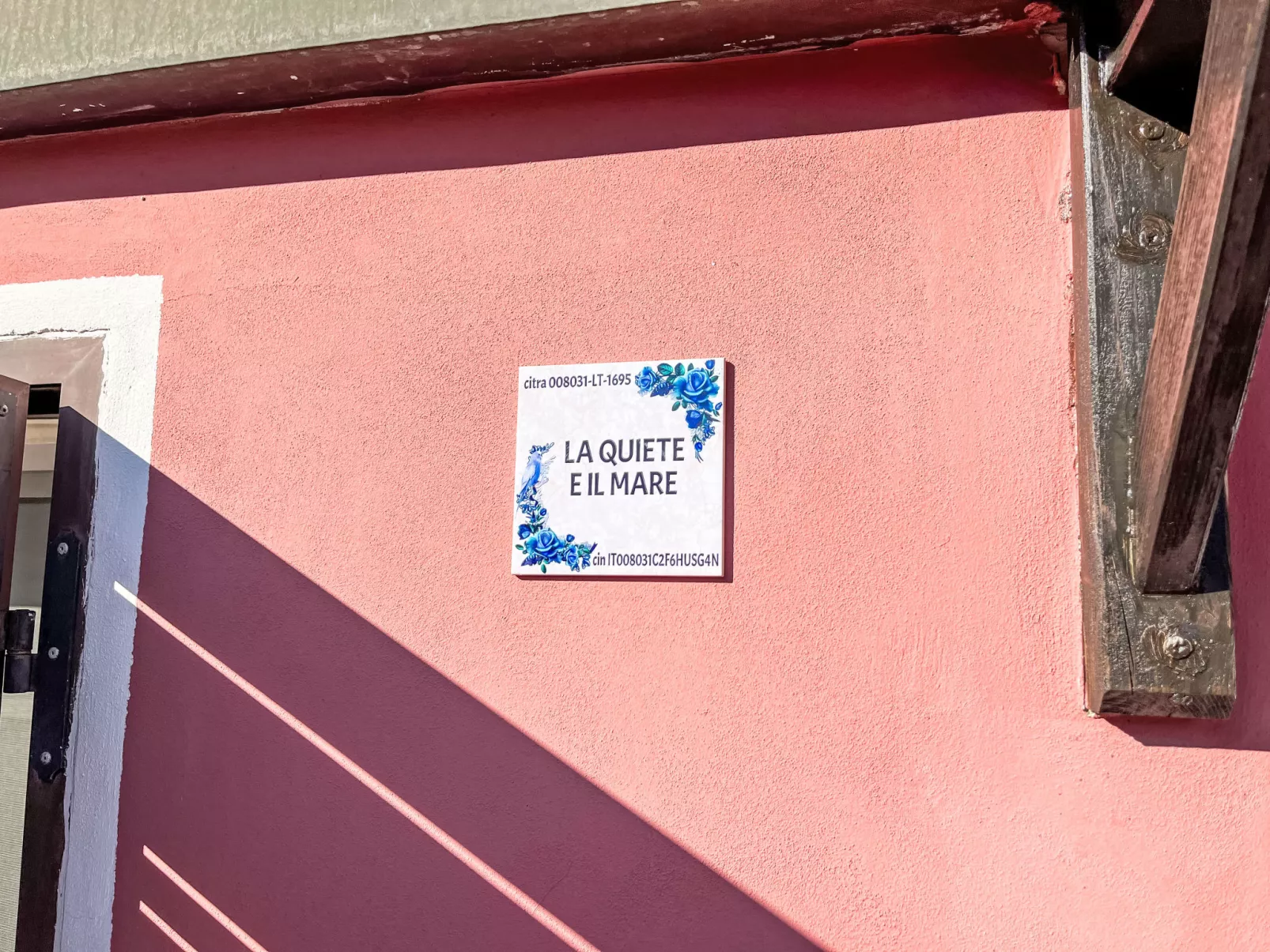 La Quiete e il Mare-Outside