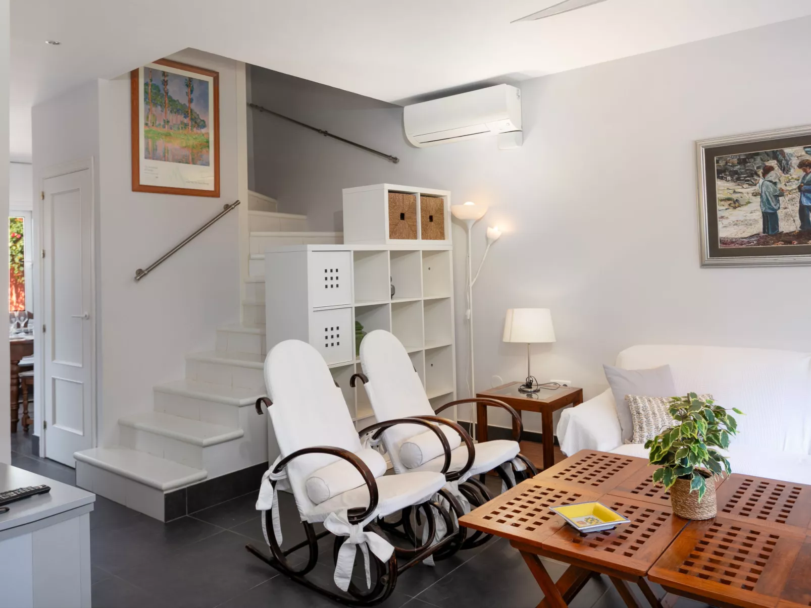 First Line Marbella Beach-Inside