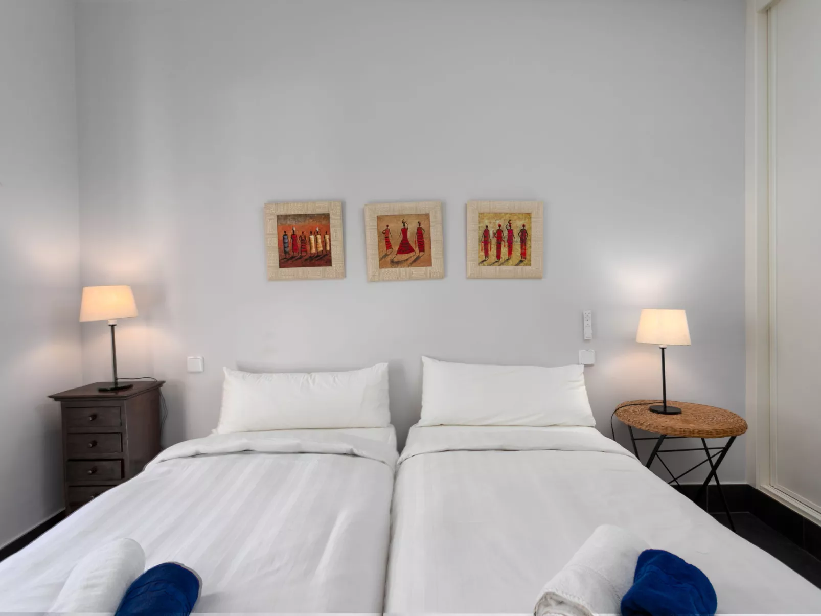 First Line Marbella Beach-Inside