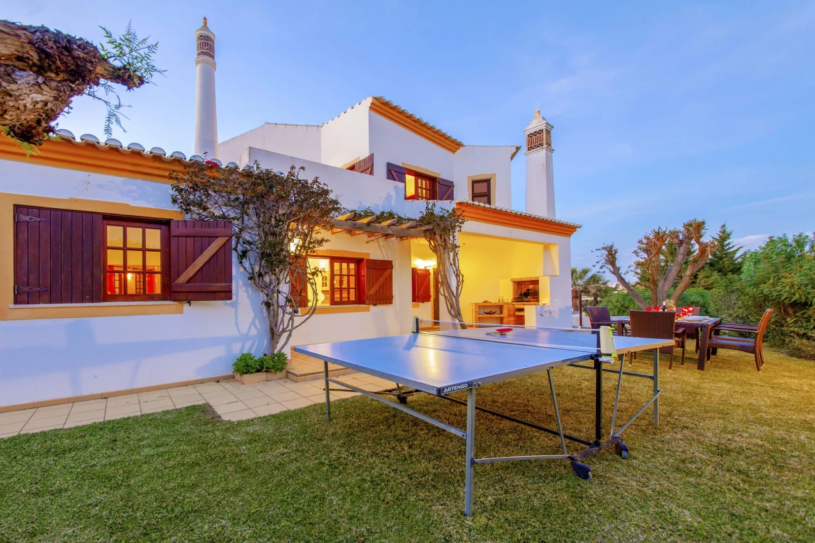 Villa Palms-Gardens summer