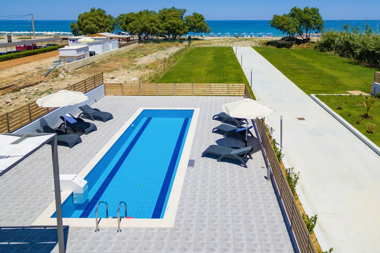 Blue Oyster Beach 2-Pool