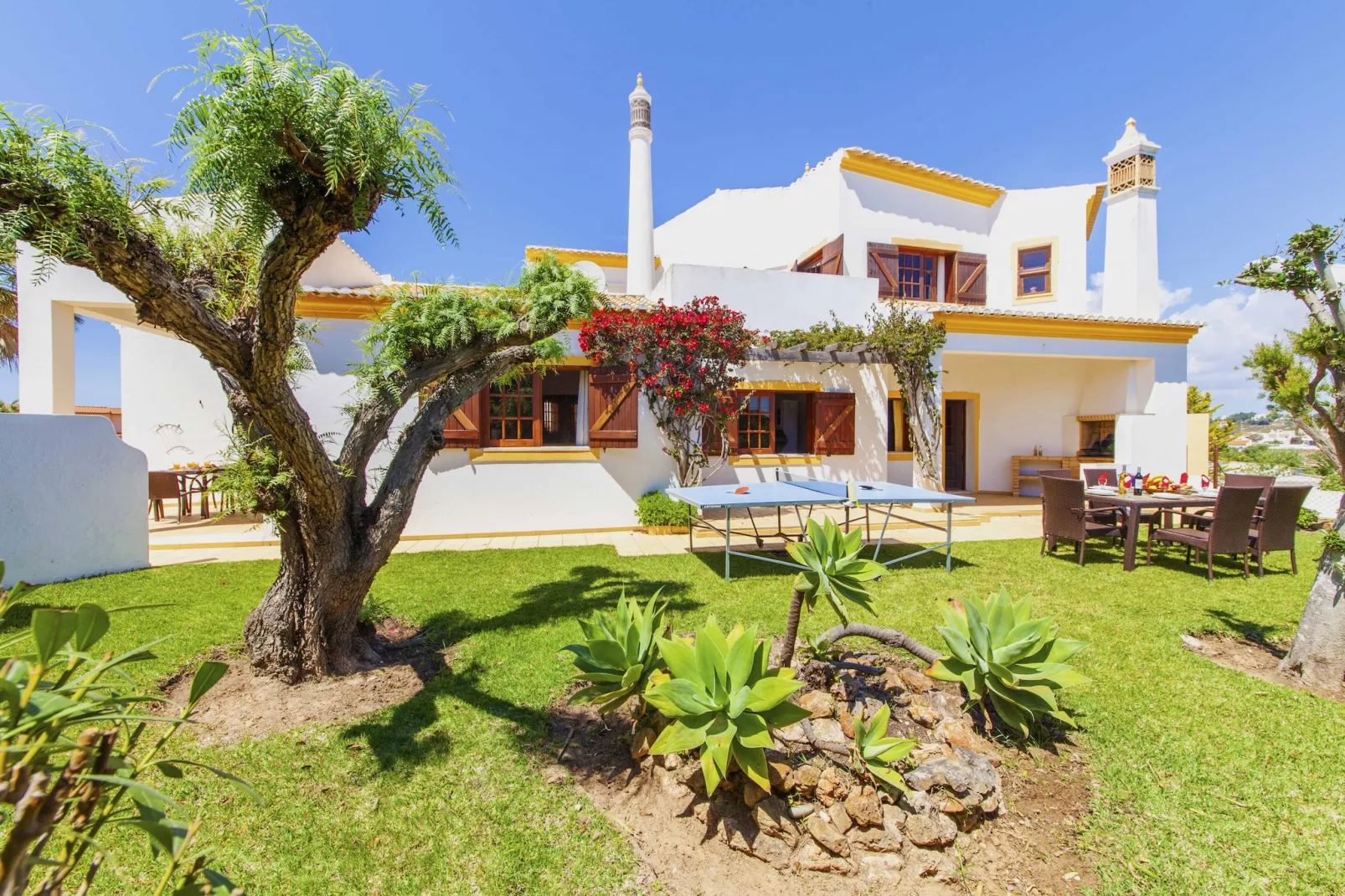Villa Palms-Exterior summer