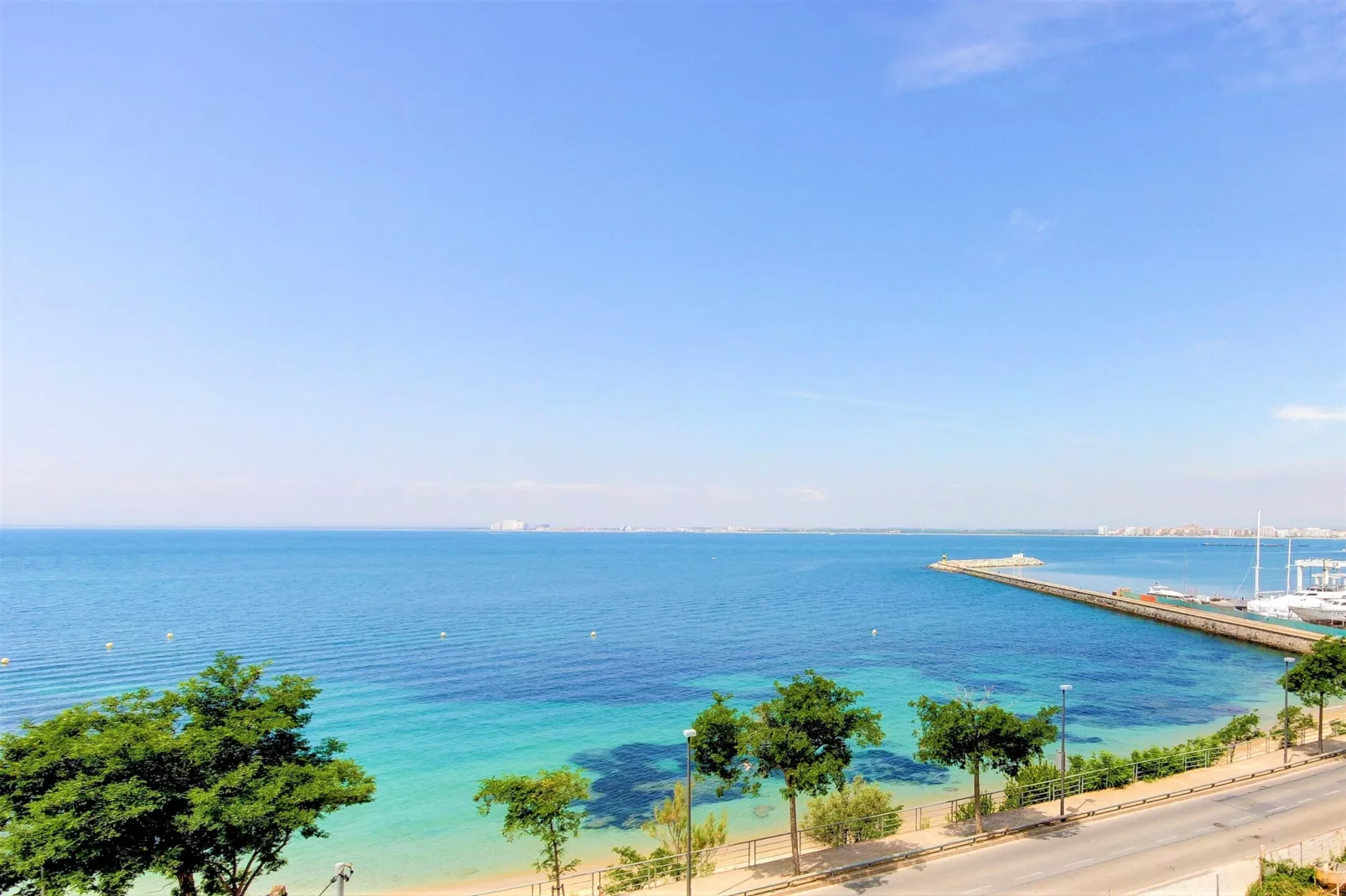 STA. MONICA 3A Roses-Vue d'été
