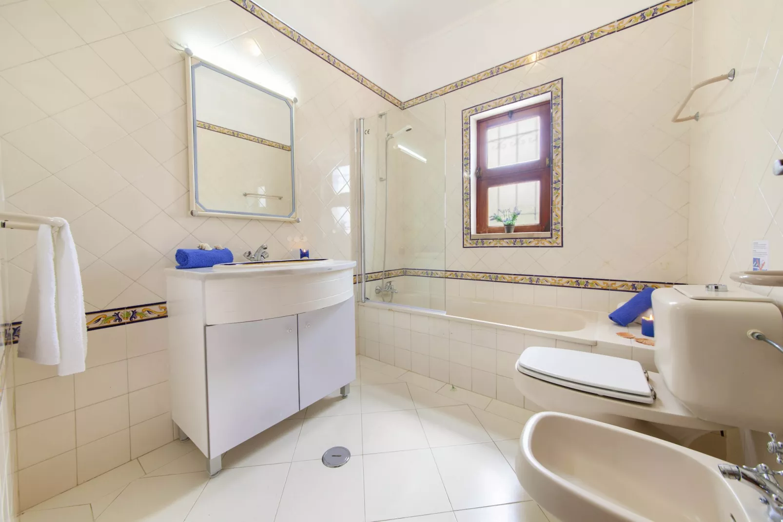 Villa Palms-Bathroom