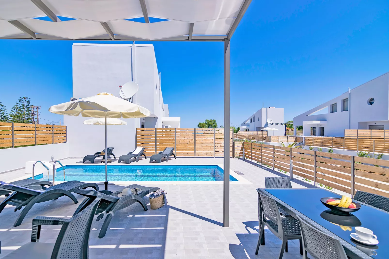 Blue Oyster Beach 6-Pool
