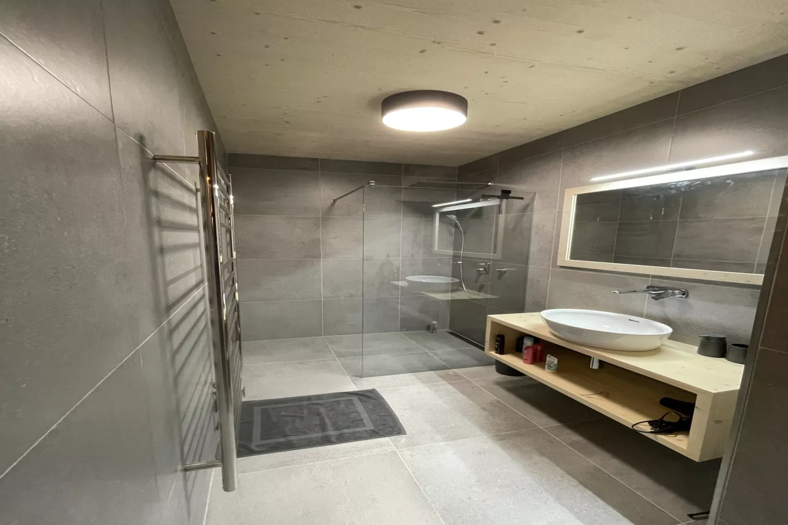 Villa Semily LRO127-Badezimmer