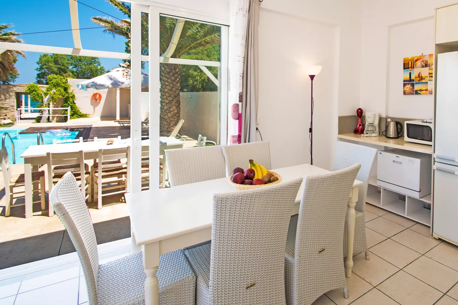 Almirikia-Dining room