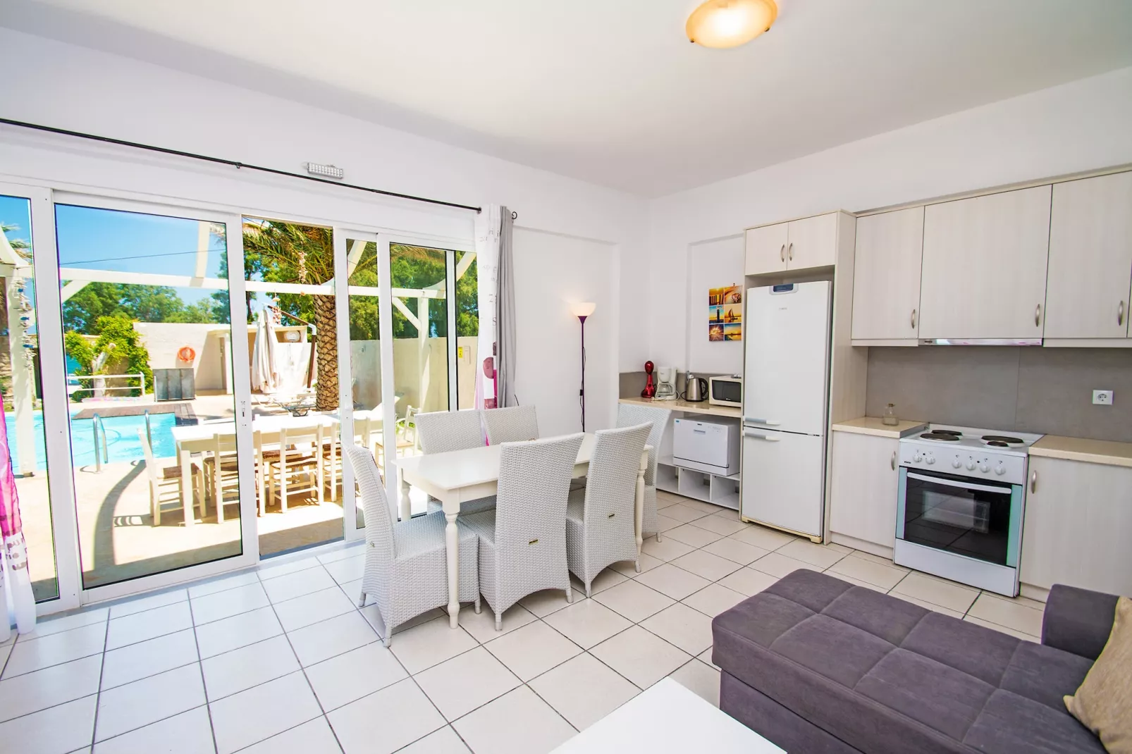 Almirikia-Dining room