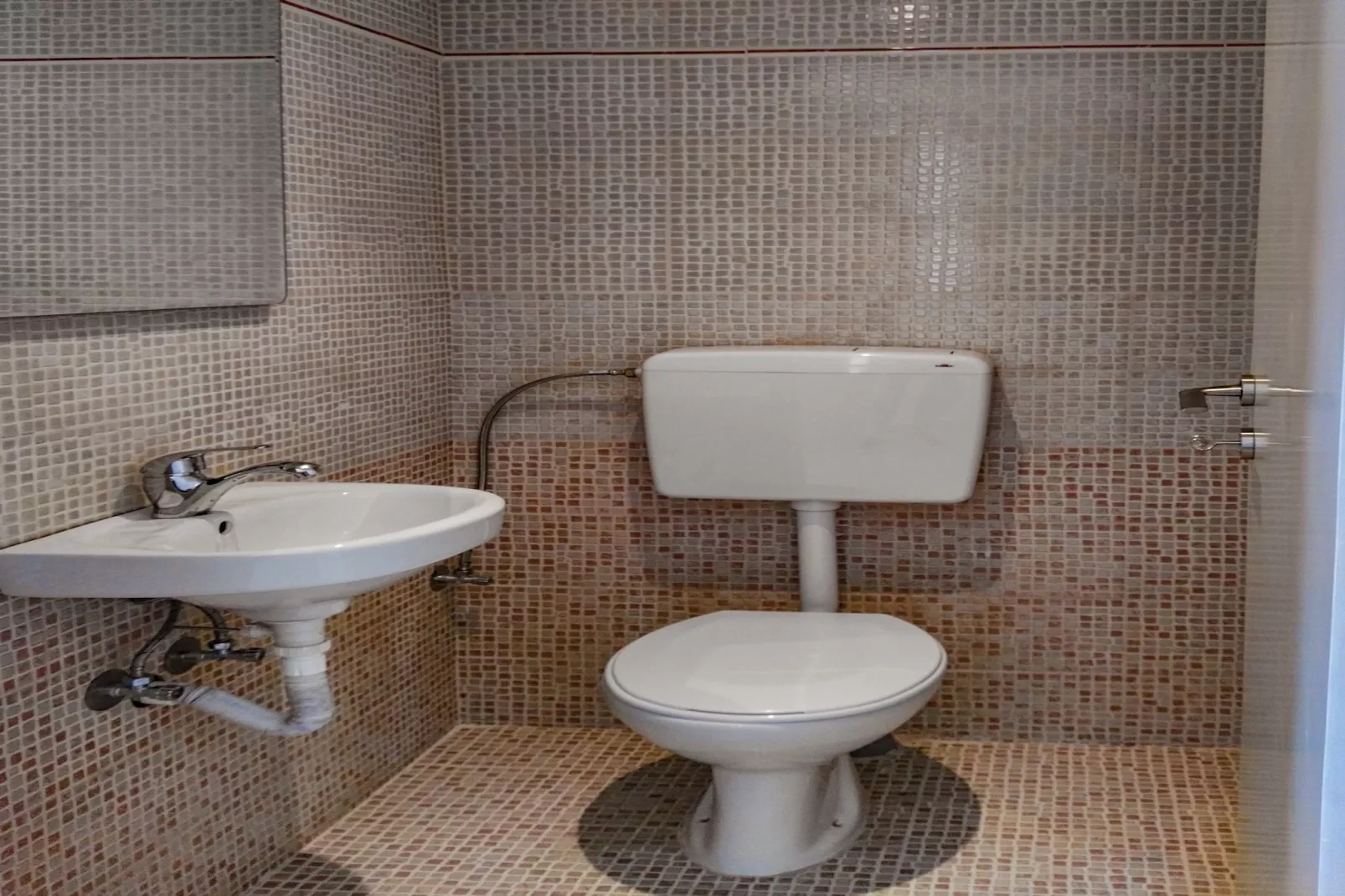 Almirikia-Bathroom