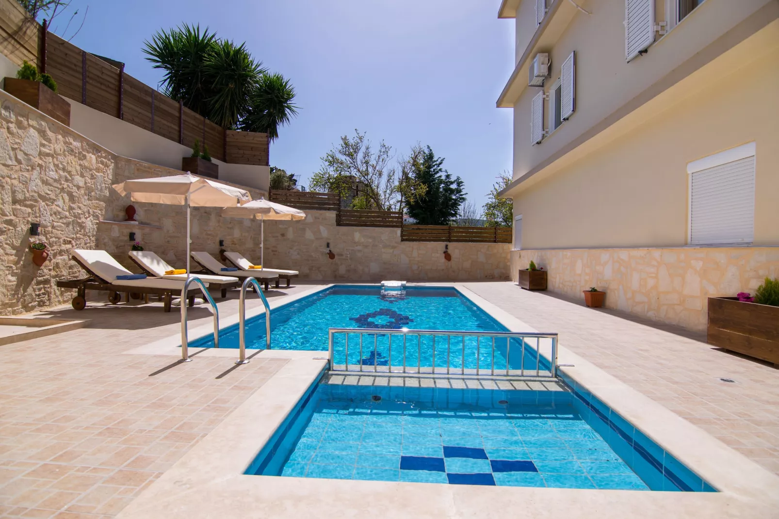 Anemeli-Piscine