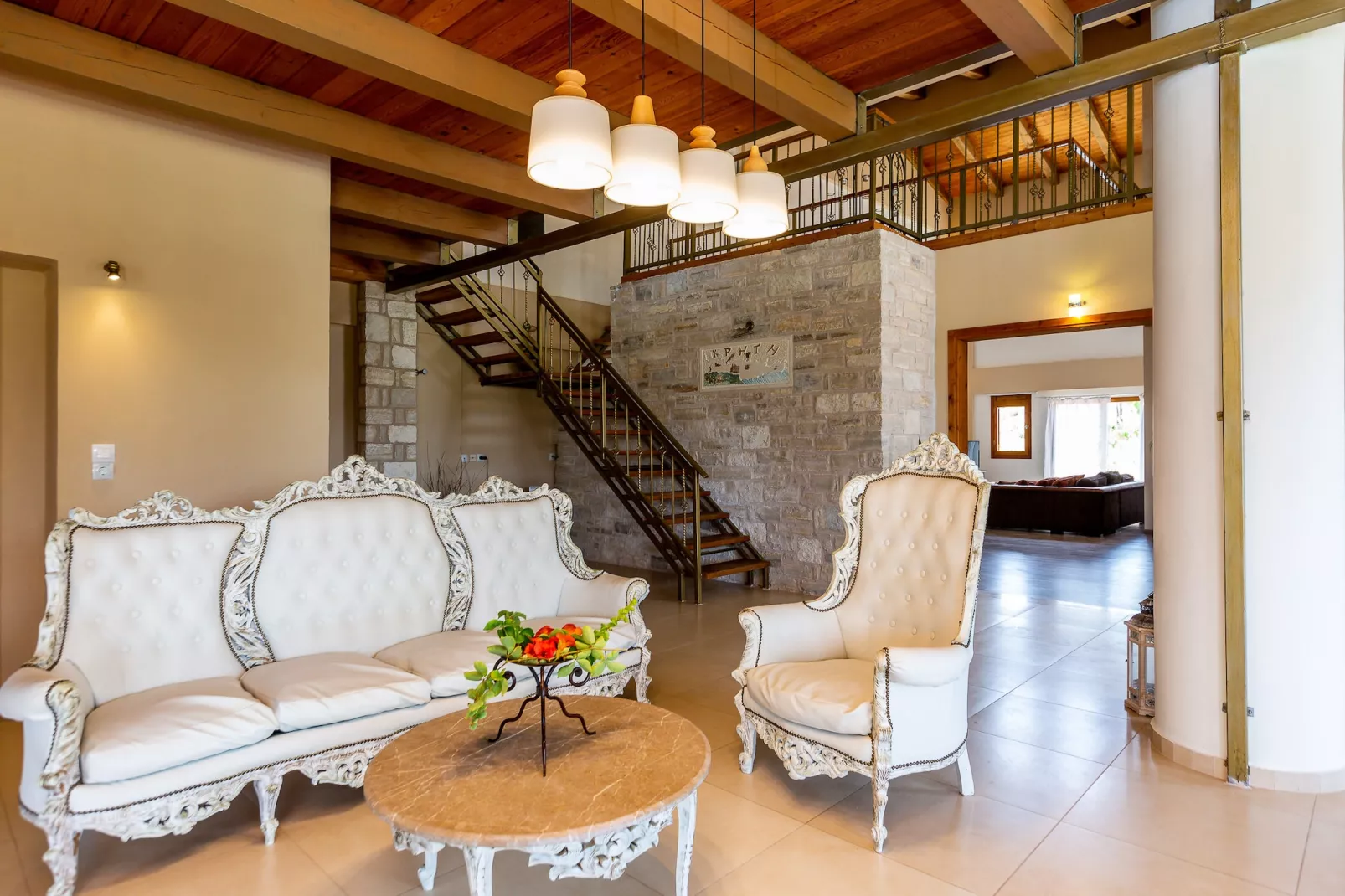Golden Sand Beach villa-Living room