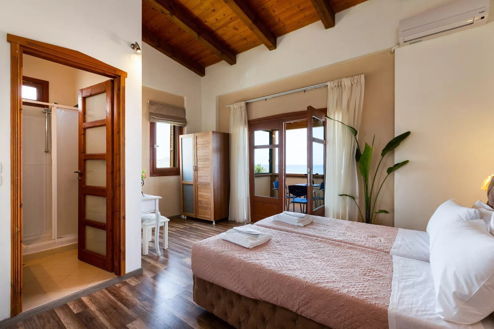 Golden Sand Beach villa-Bedroom