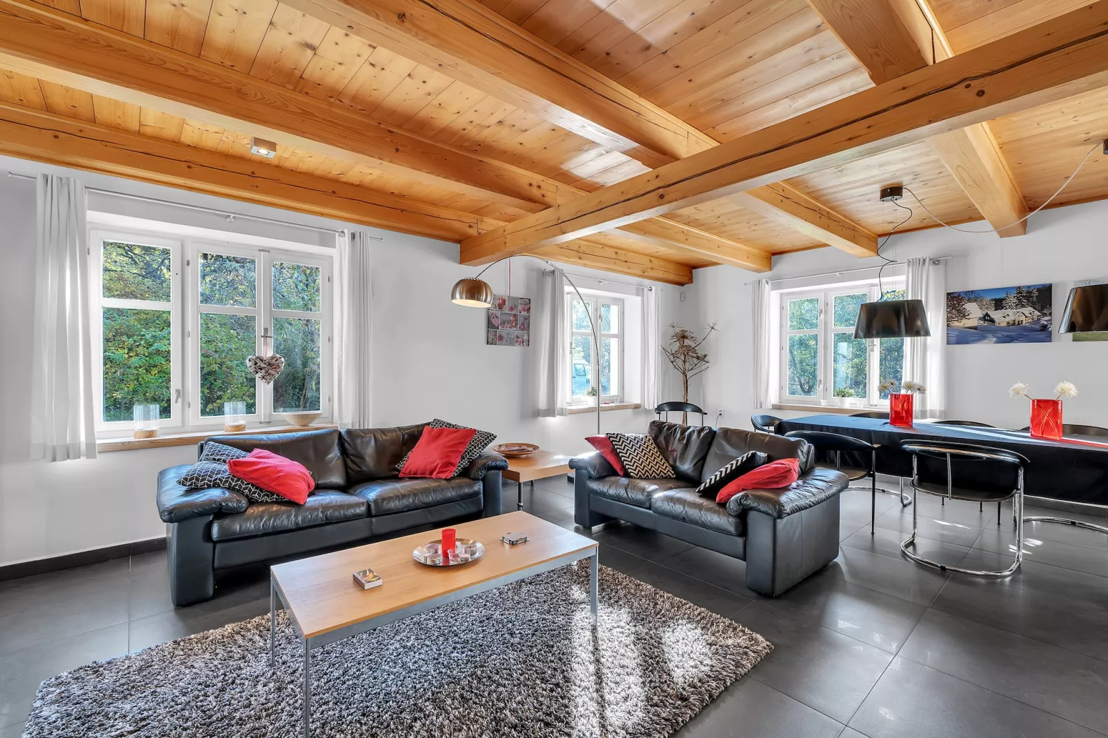 Mlade Buky KJH348-Living room