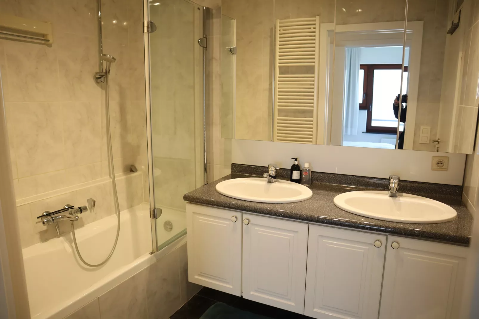 CAPE HORN 0601GAR-Bathroom