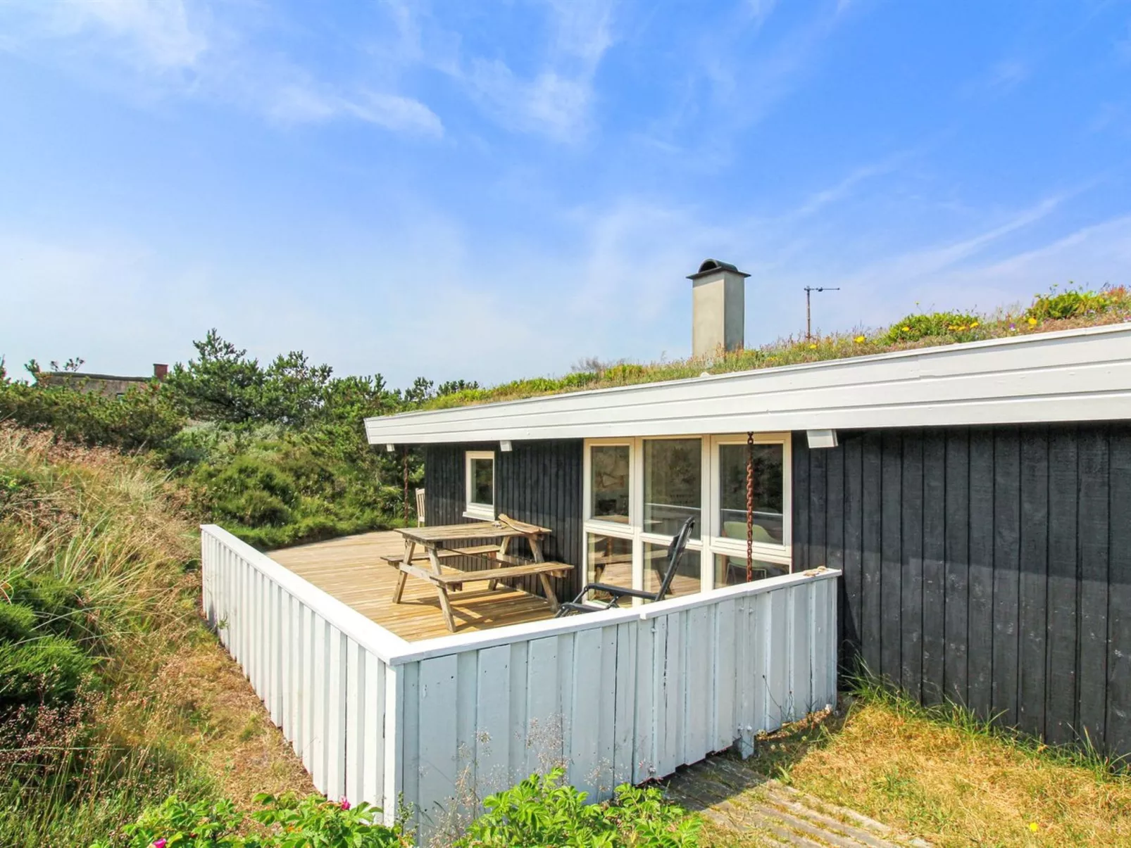 "Scarlett" - 300m from the sea-Outside