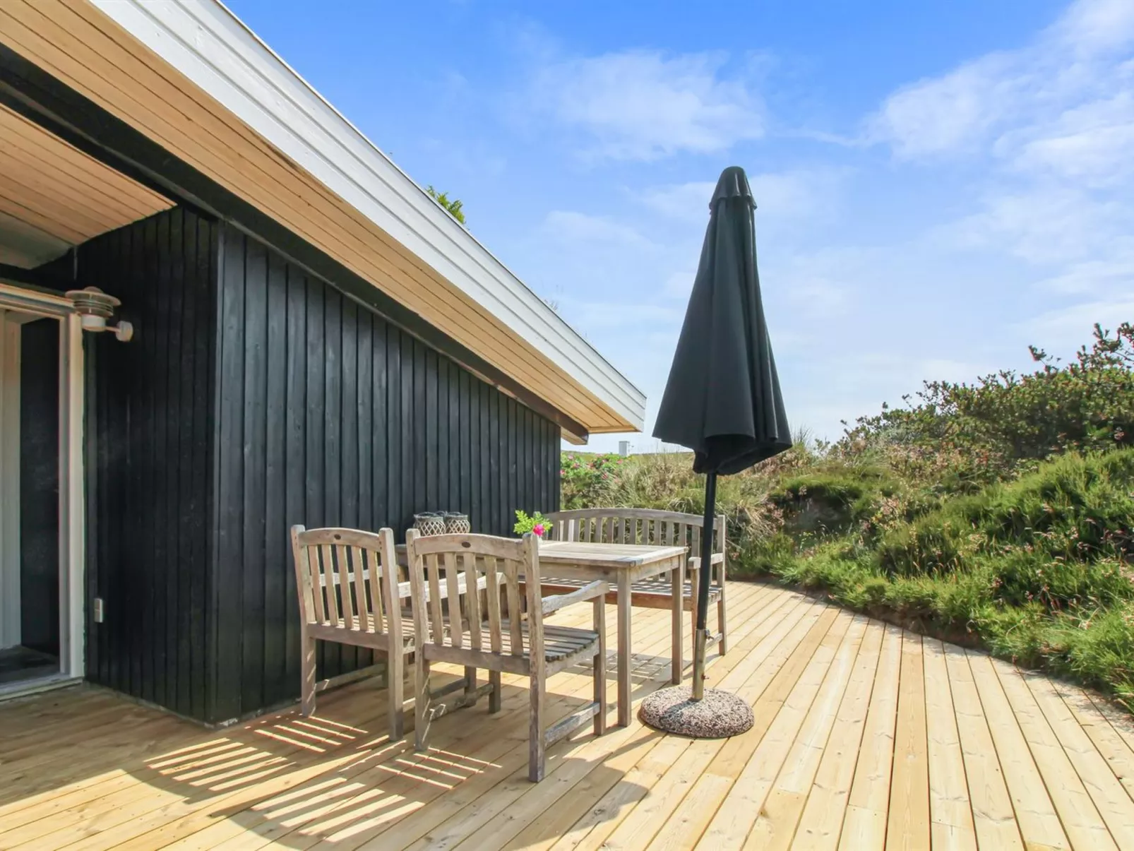 "Scarlett" - 300m from the sea-Outside