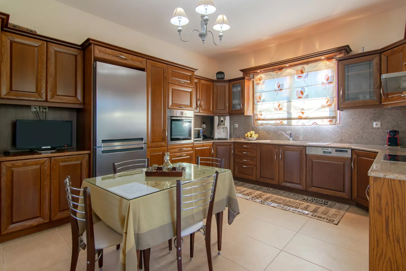 Iris Villa-Kitchen