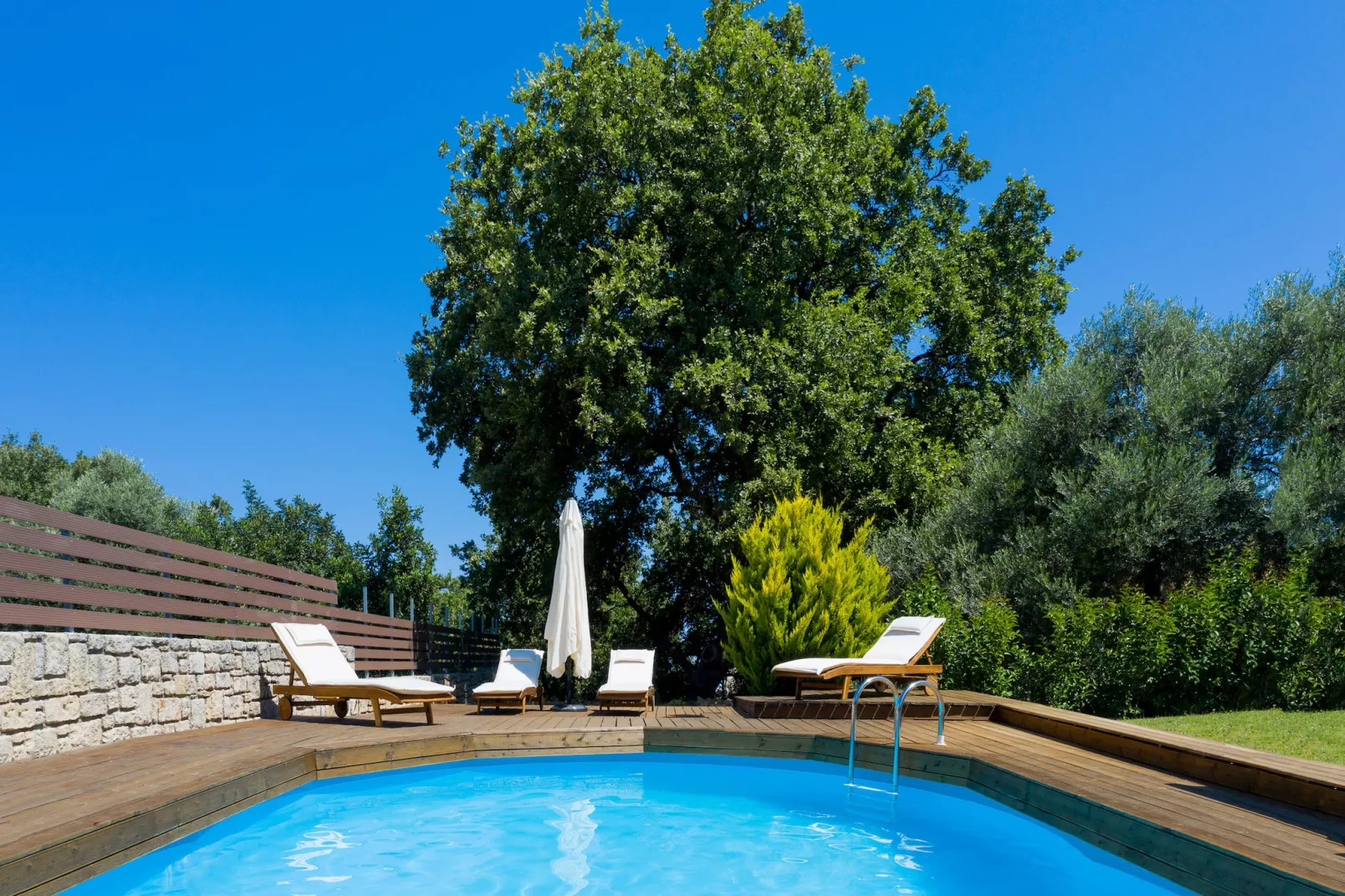Iris Villa-Pool