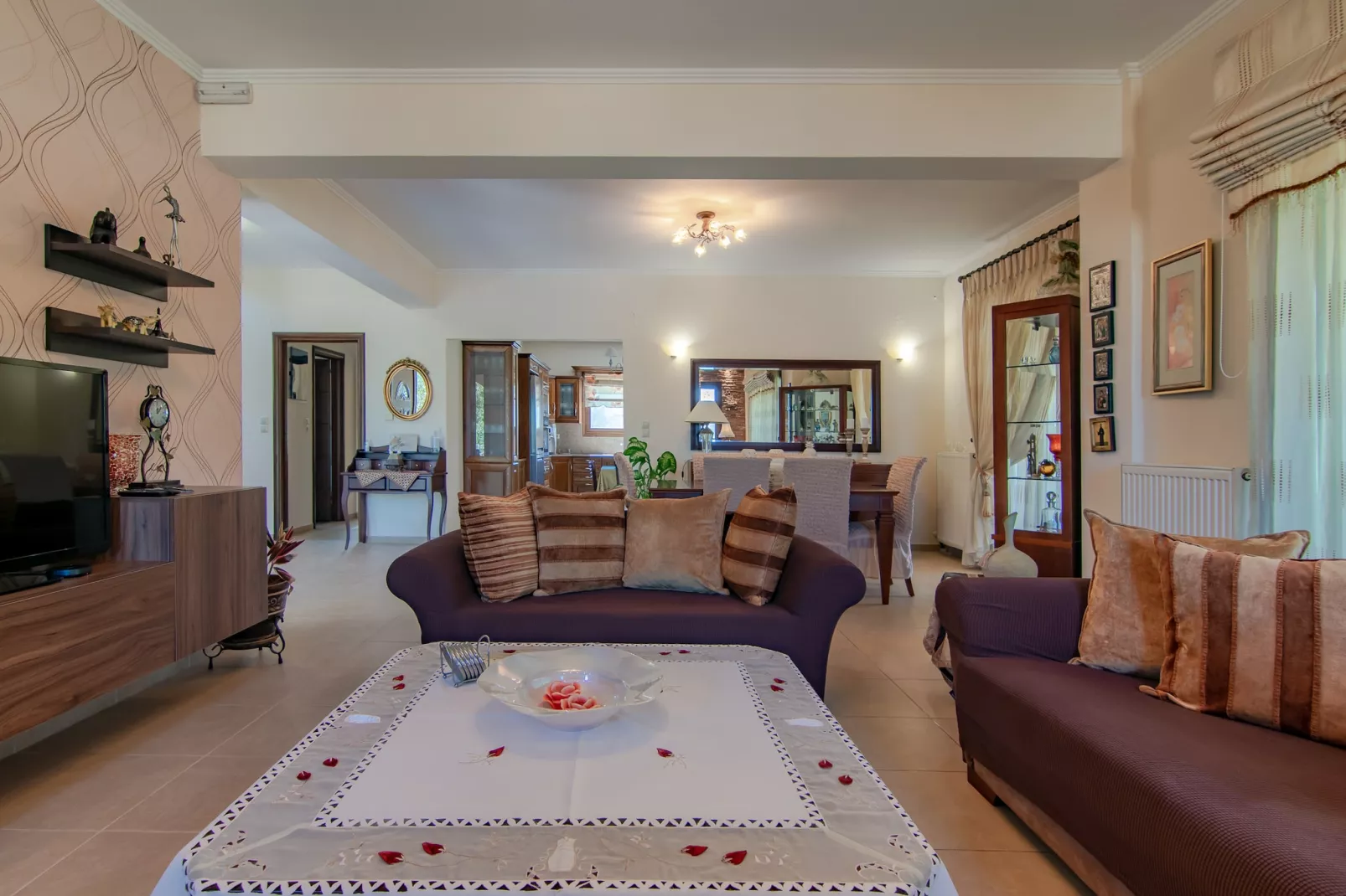 Iris Villa-Living room