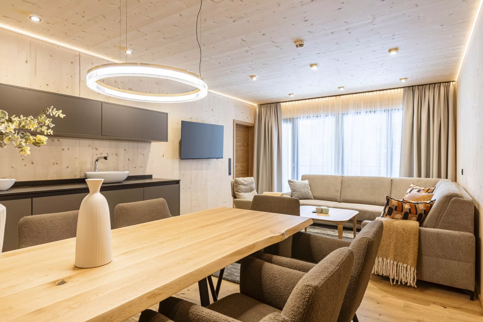 Saalbach Suite 10-Not tagged