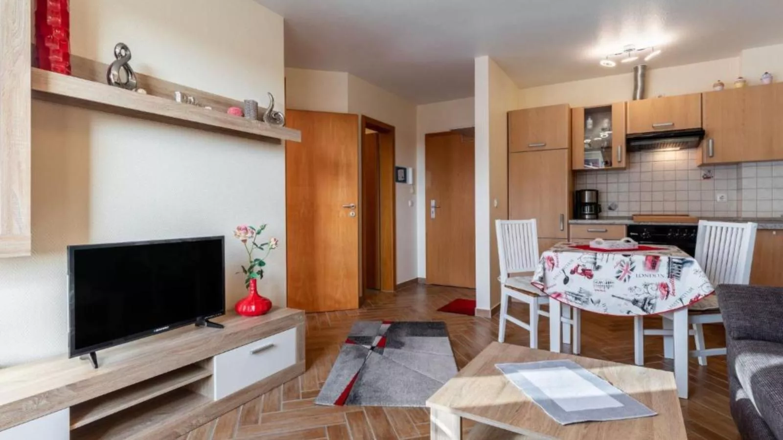 Laura 13-Living room