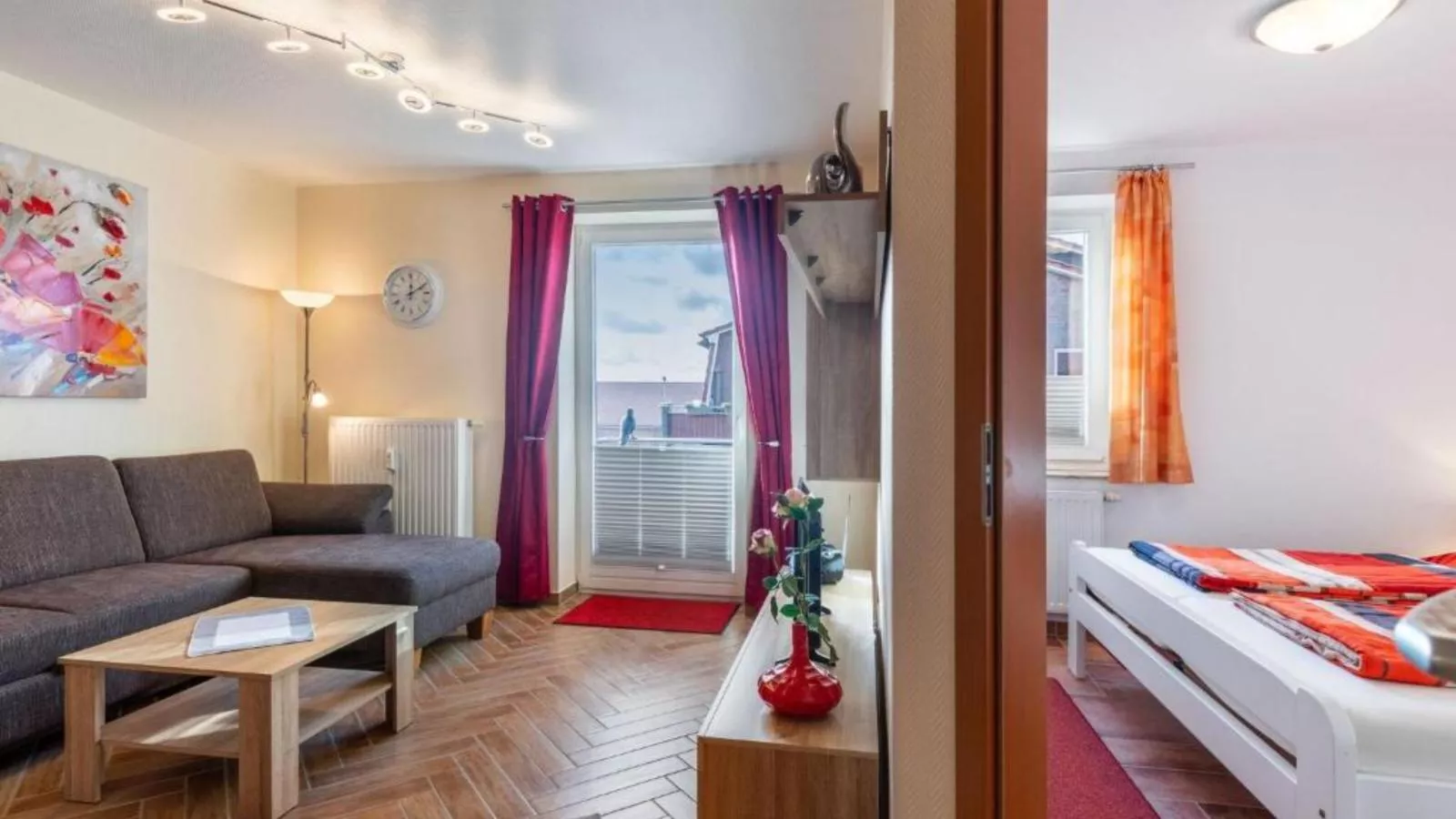 Laura 13-Living room