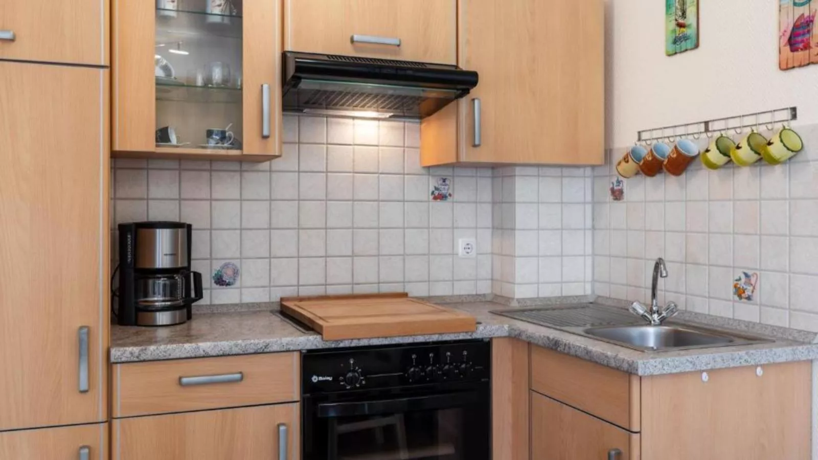 Laura 13-Kitchen