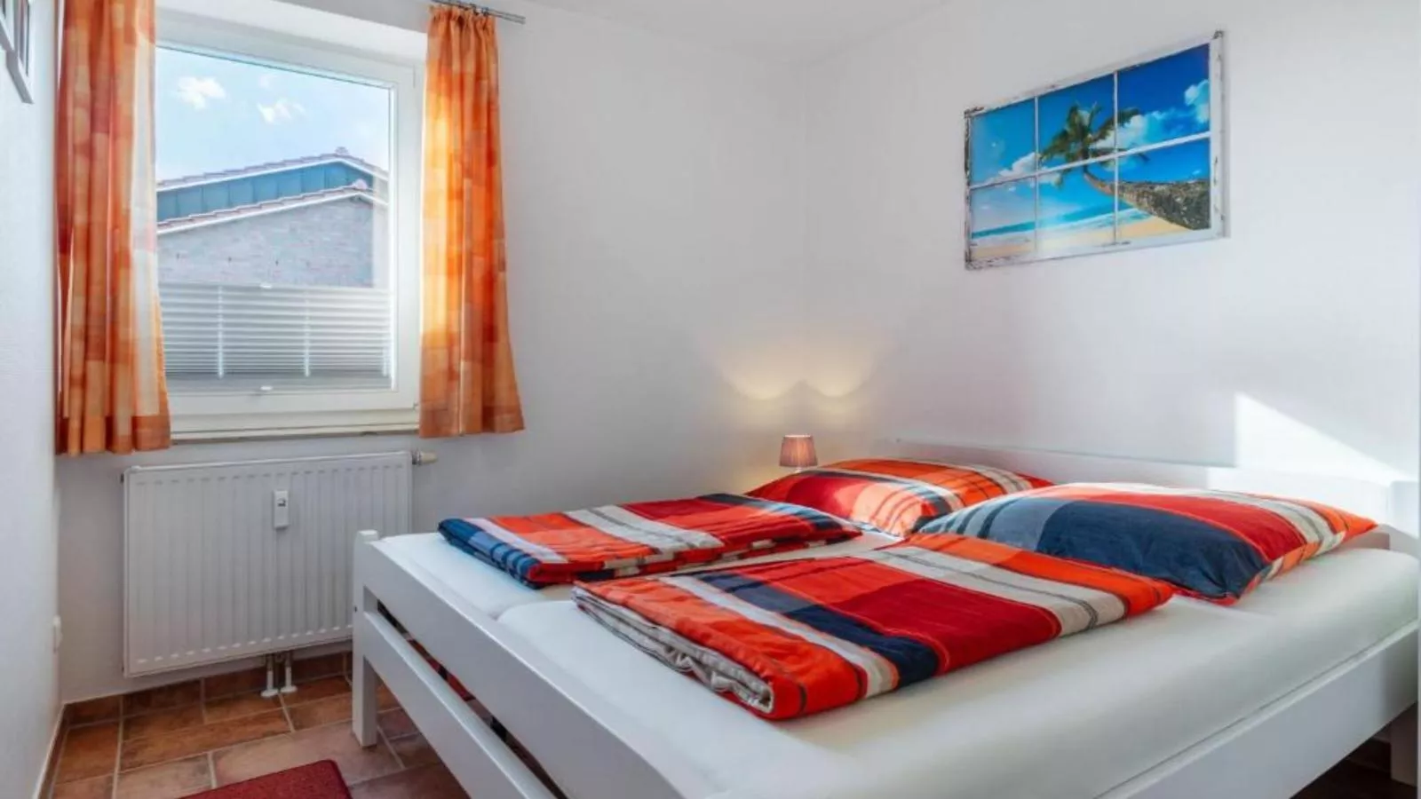 Laura 13-Bedroom