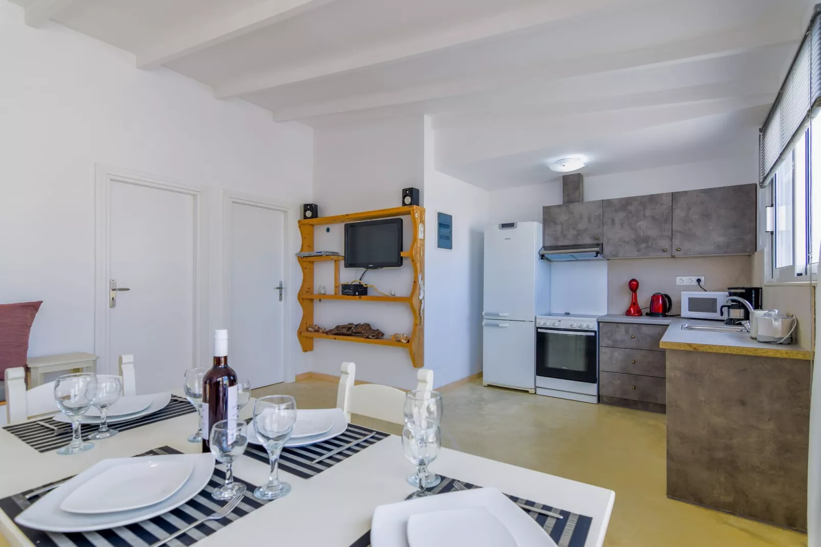 Hara's Beach Villa-Kitchen