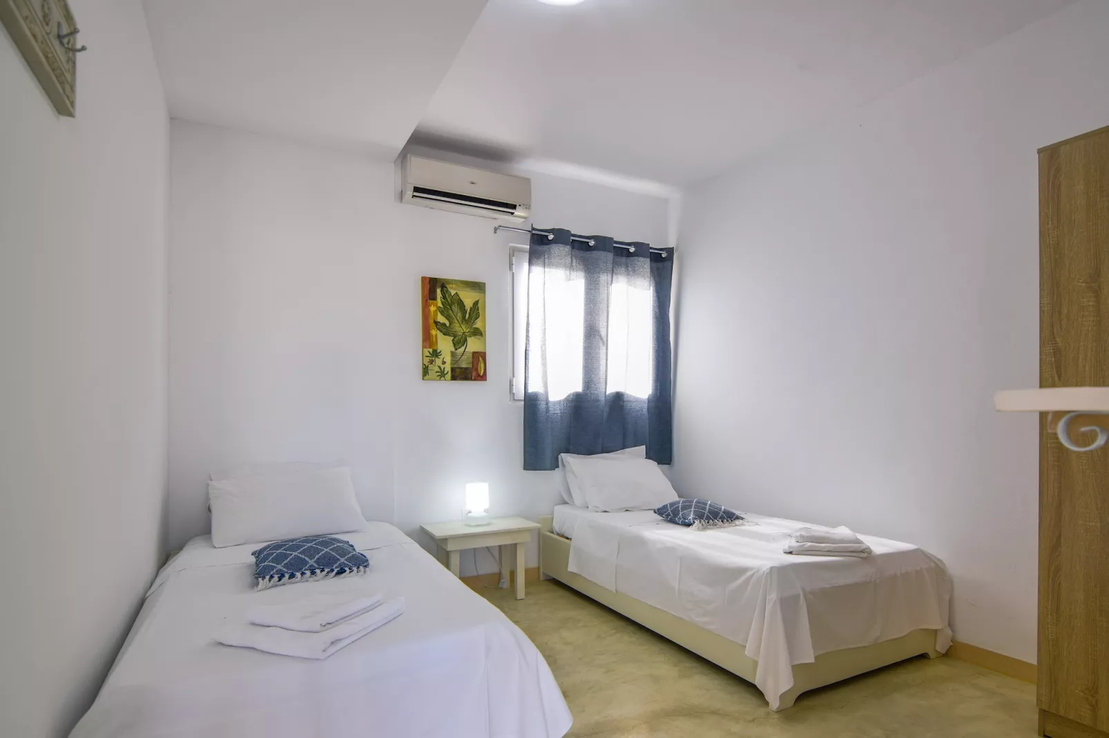 Hara's Beach Villa-Bedroom