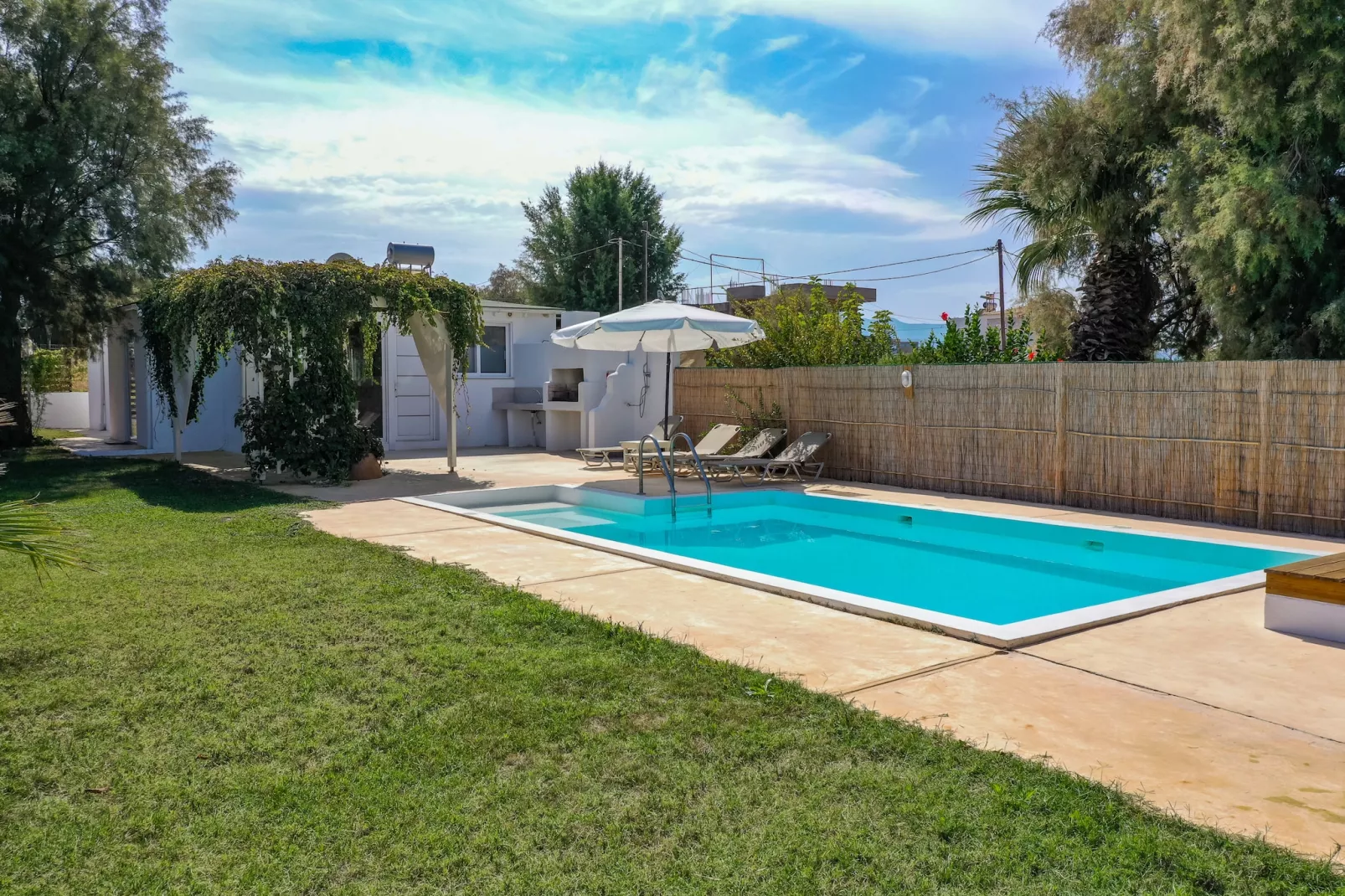 Hara's Beach Villa-Outdoor