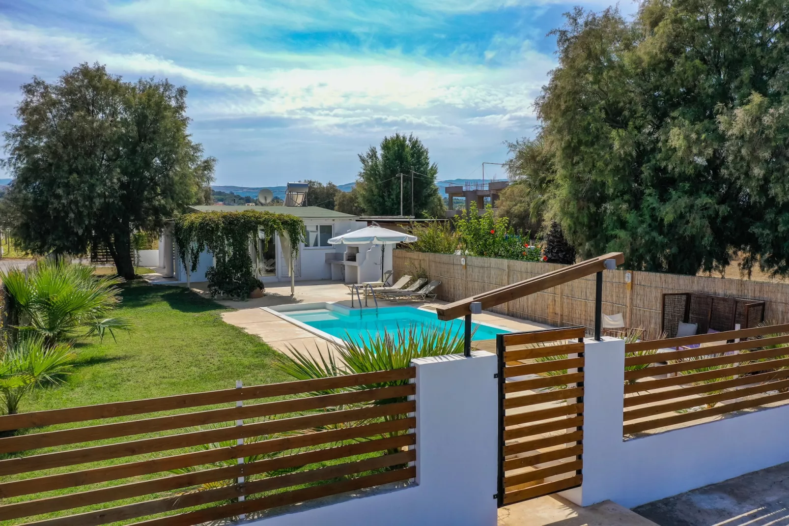 Hara's Beach Villa-Outdoor
