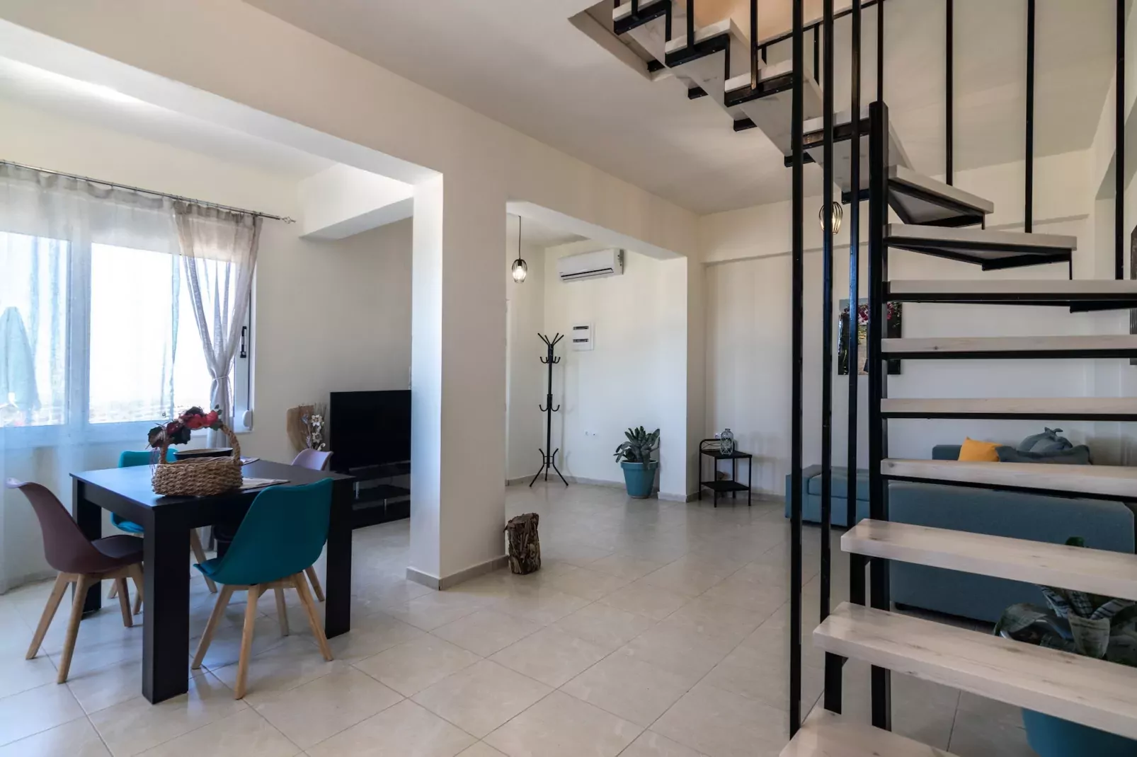 Haravgi villa (5 bedrooms)-Living room