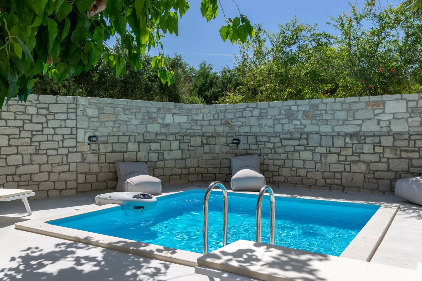Foothills Blue-Pool