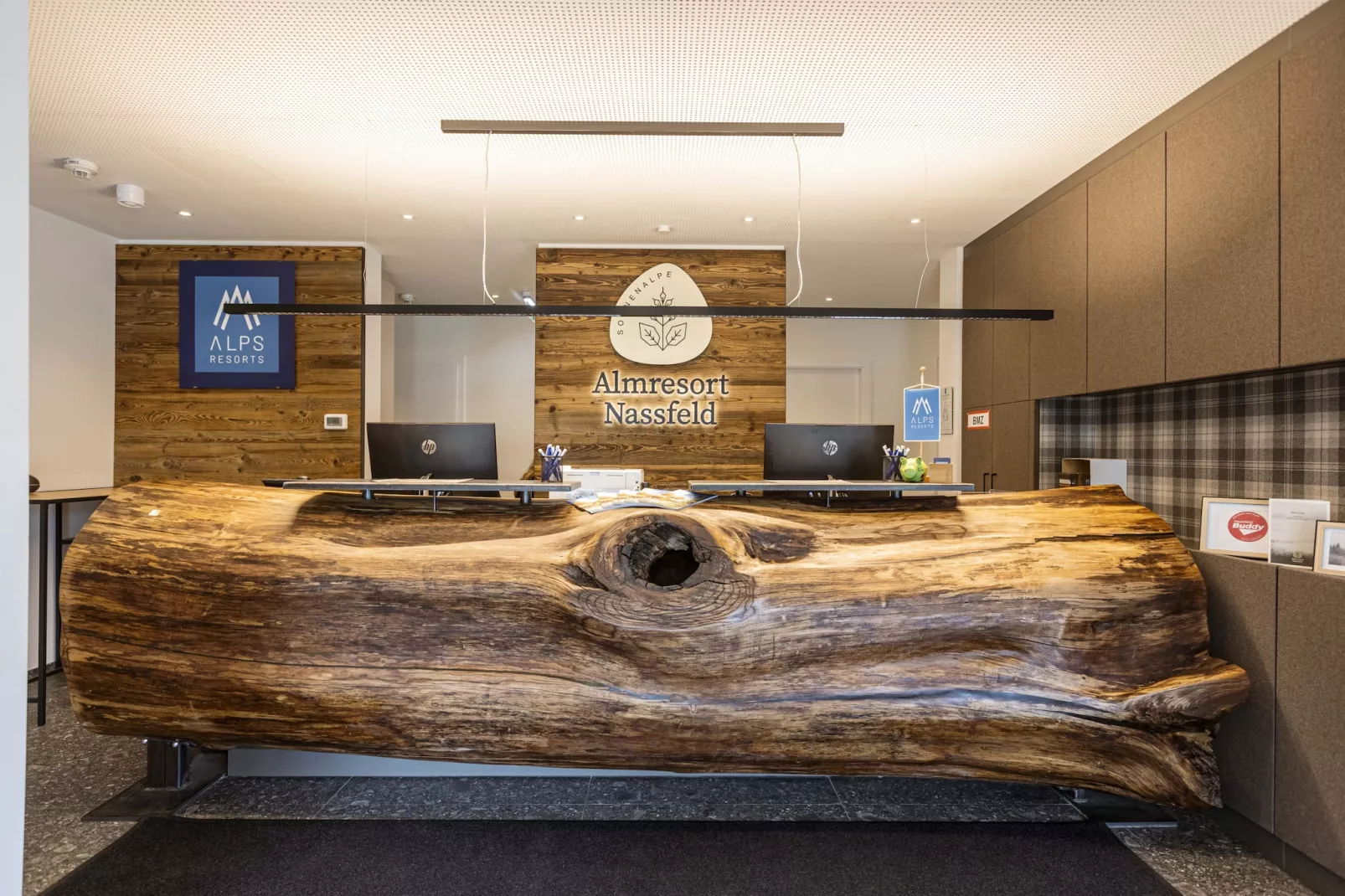 Almresort Sonnenalpe 5-Reception hall