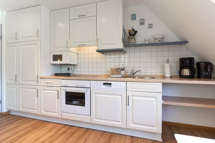 Huus Avelia - Apartment DG	-Kitchen