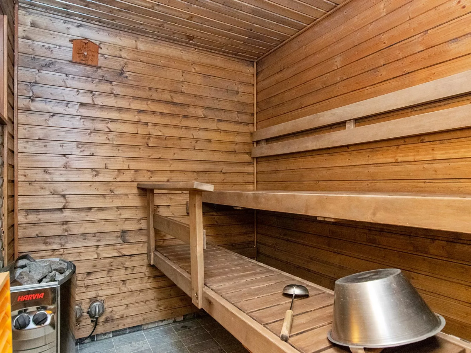 Pökkömaja b-Inside